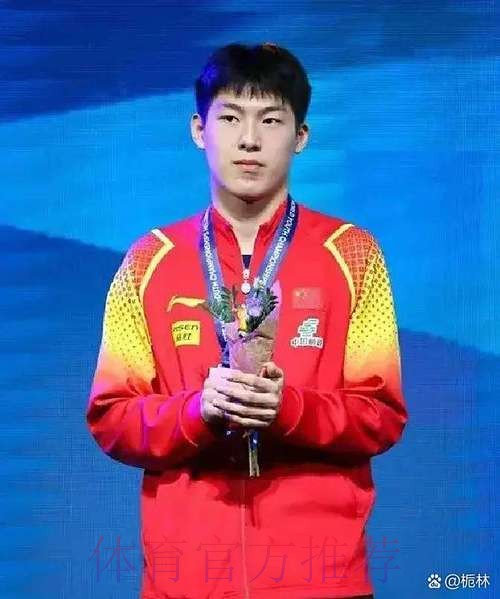 周启豪：温瑞博上来拼得凶，后面采取变化不能硬碰硬